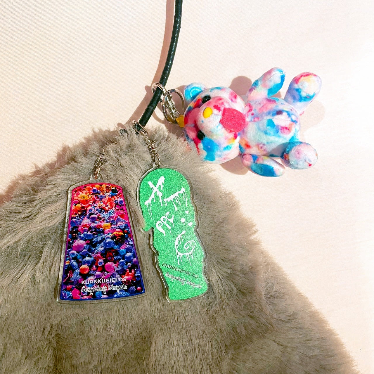 Acrylic Keychain / Gaping Hole Secret | 6%DOKIDOKI WORLDWIDE WEB SHOP